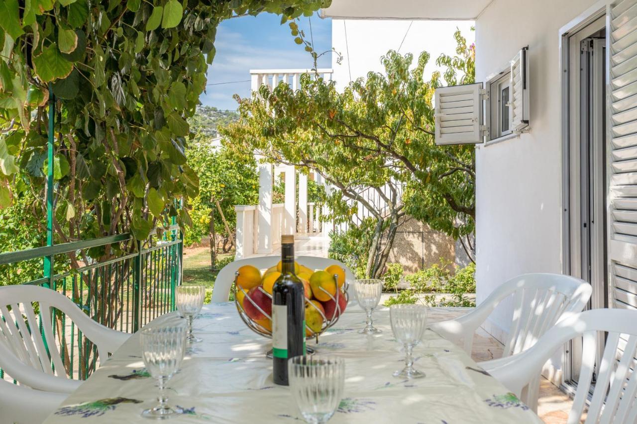 Seaside Holiday House Poljica, Trogir - 5161 Marina Bagian luar foto